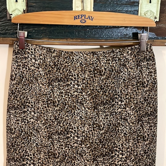 2/$25 90’s Jones Designs Leopard Print Skirt Size 10 - Picture 4 of 14
